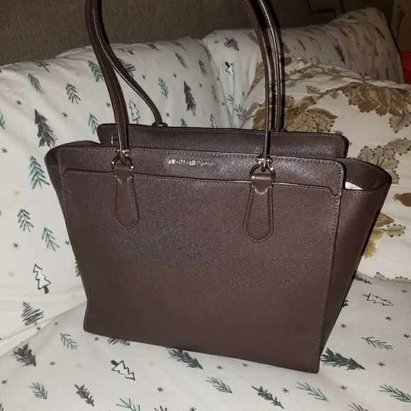 MK authentic !!!😊😊 only used twice. - Picture 2 of 2